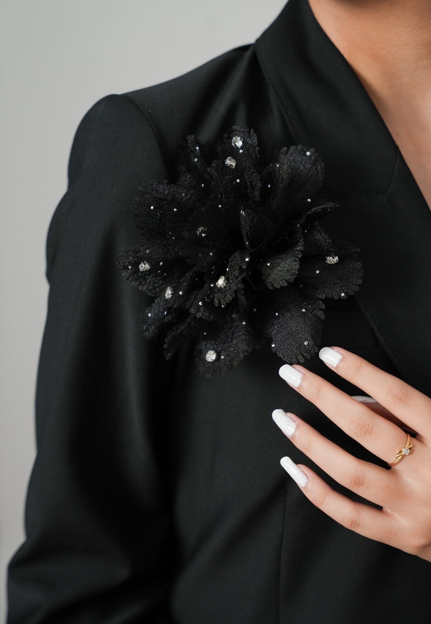 Dew Drop Brooch Black