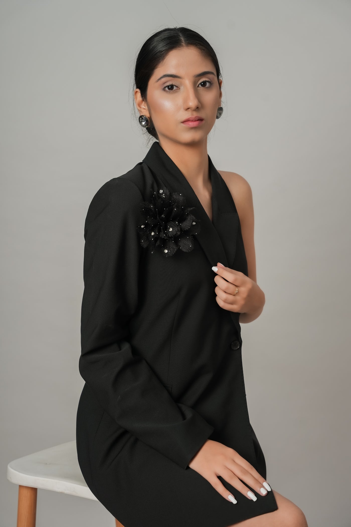 Dew Drop Brooch Black