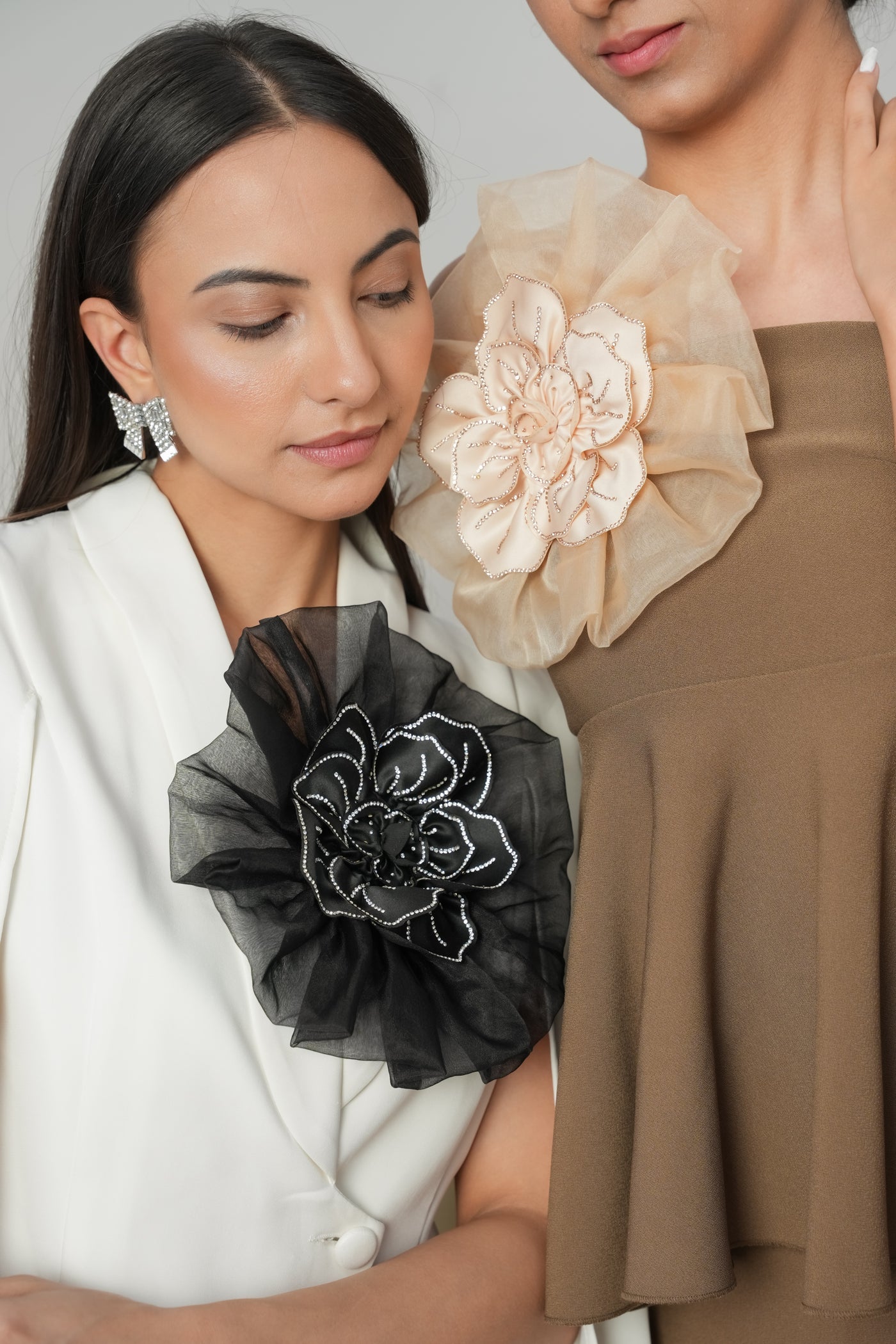 Blossom Brooch Black