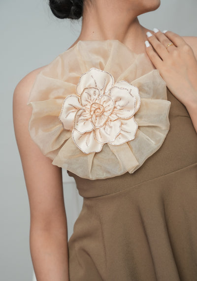 Blossom Brooch Beige